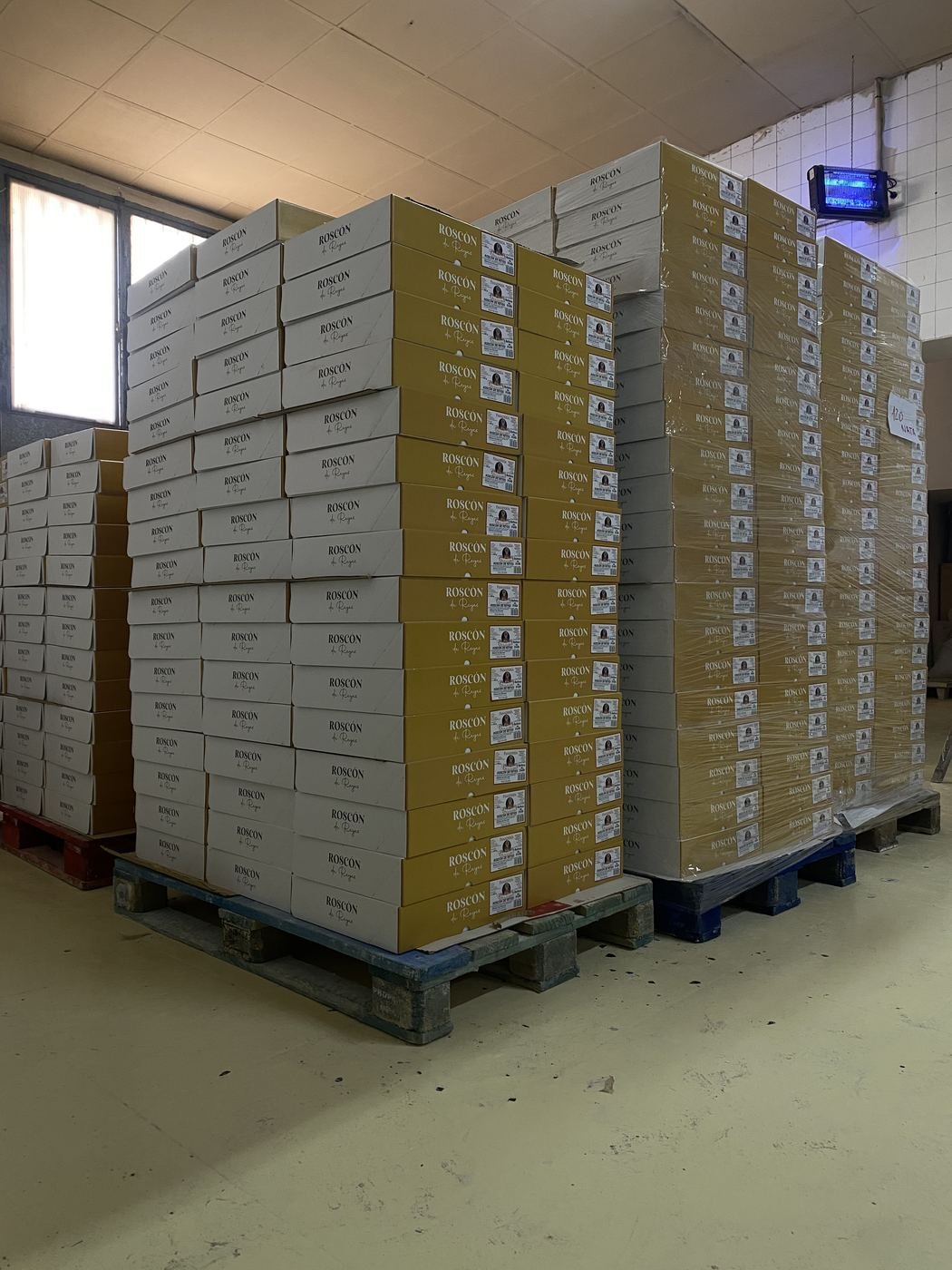 Palet de cajas de roscón de Reyes